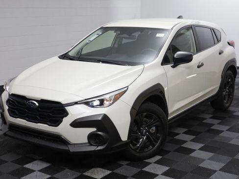 Used 2024 Subaru Crosstrek 2.0i AWD/4WD image 2