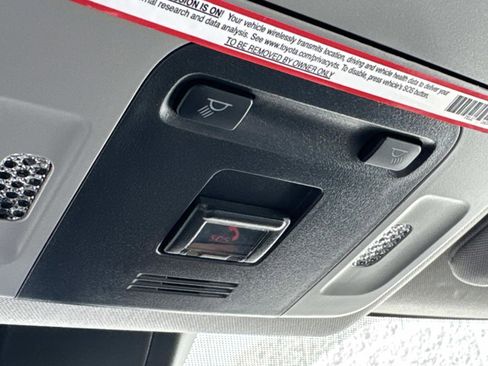 Used 2022 Toyota Camry SE w/ Carpet Mat Package (TMS) image 29