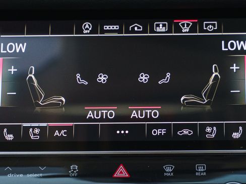 Used 2022 Audi S8 AWD/4WD image 11