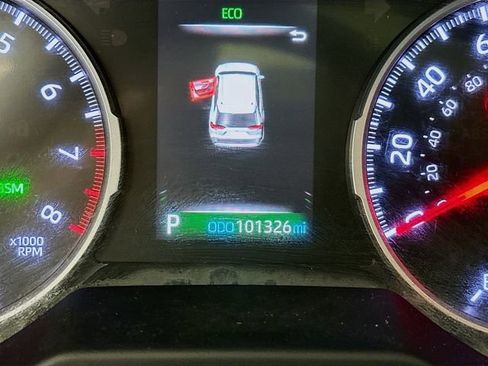 Used 2021 Toyota RAV4 XLE Premium image 14