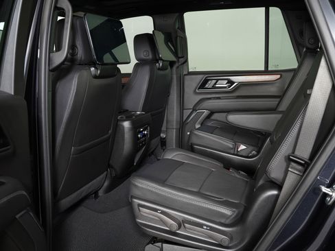 Used 2026 GMC Yukon Denali w/ Denali Reserve Package AWD/4WD image 17