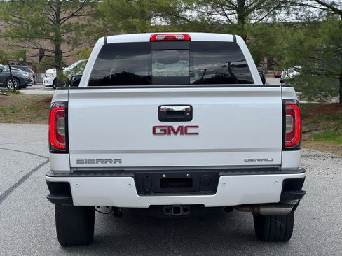 Used 2017 GMC Sierra 1500 Denali w/ Denali Ultimate Package AWD/4WD image 5