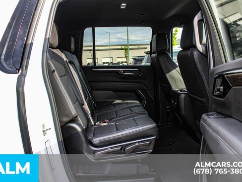Used 2025 Chevrolet Suburban Z71 AWD/4WD image 21