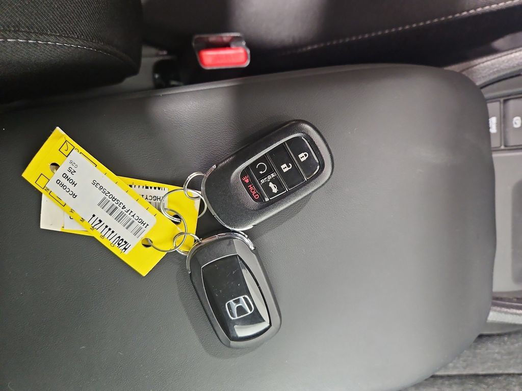 Used 2025 Honda Accord SE image 28