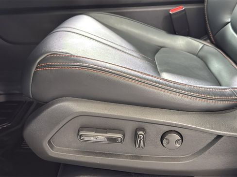 Used 2025 Honda Pilot TrailSport image 14