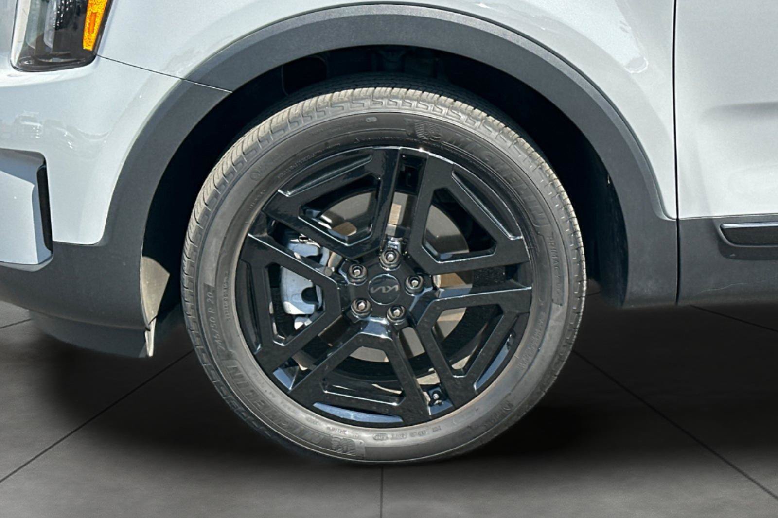 Certified 2025 Kia Telluride SX Prestige X-Line AWD/4WD image 32