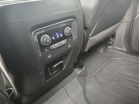 Used 2024 Chevrolet Tahoe Premier RWD image 27
