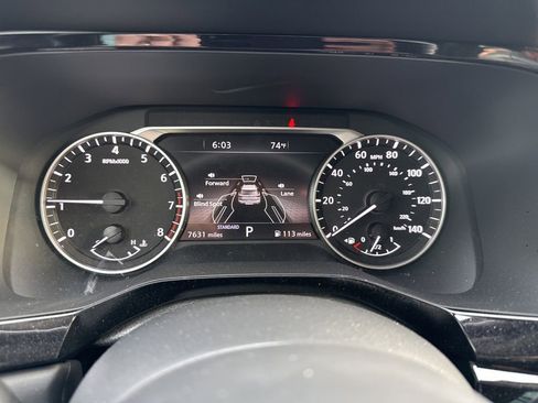 Used 2025 Nissan Pathfinder SL w/ Black Appearance Package FWD image 13