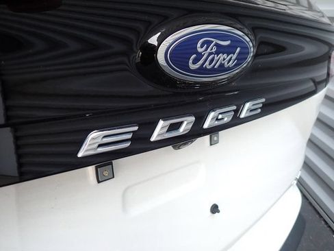 Certified 2024 Ford Edge SEL w/ Convenience Package AWD/4WD image 5