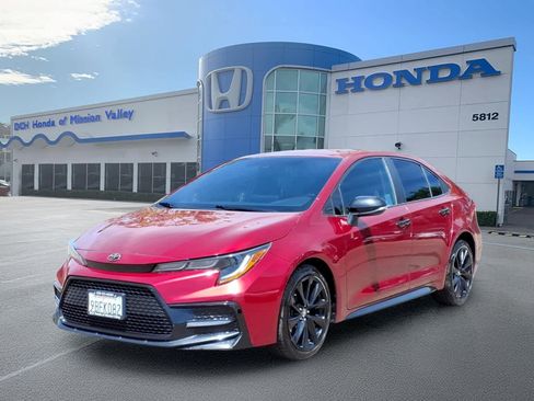 Used 2022 Toyota Corolla SE FWD image 1