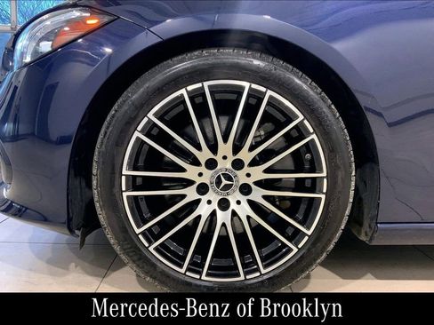 Used 2022 Mercedes-Benz C 300 4MATIC Sedan image 11