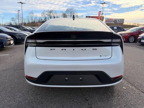 New 2026 Toyota Prius Plug-In Hybrid image 5