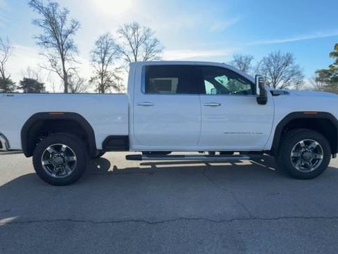 New 2026 GMC Sierra 3500 SLT w/ SLT Premium Package image 9
