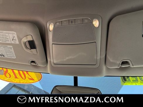Used 2018 Nissan Rogue SV AWD/4WD image 29