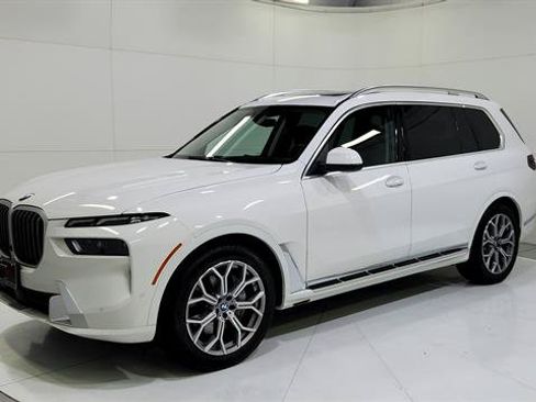 Used 2026 BMW X7 xDrive40i AWD/4WD image 3