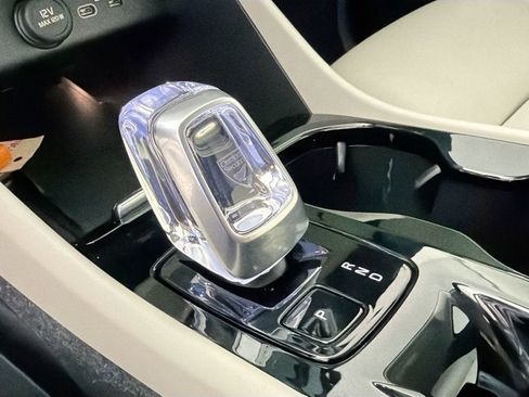 Certified 2023 Volvo XC40 B5 Plus w/ Driver Assist Package image 17