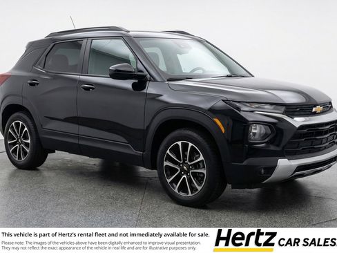 Used 2025 Chevrolet TrailBlazer LT image 1