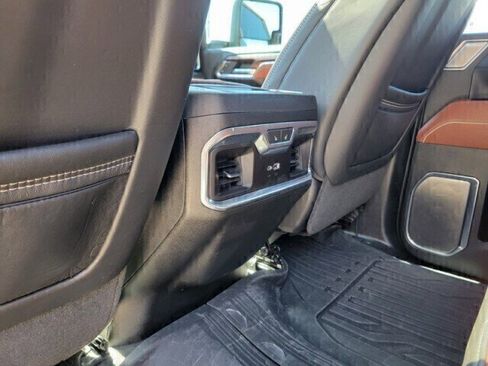 Used 2024 GMC Sierra 2500 Denali Ultimate AWD/4WD image 30