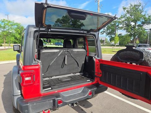 Used 2018 Jeep Wrangler Rubicon AWD/4WD image 35