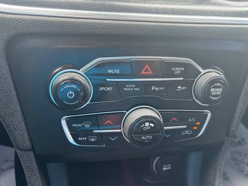 Used 2018 Dodge Charger GT AWD/4WD image 27