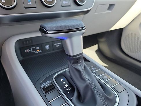 New 2026 Hyundai Kona SE image 15