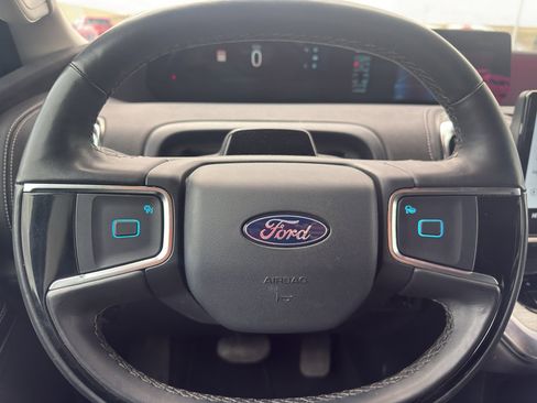 Used 2025 Ford Expedition Platinum AWD/4WD image 21