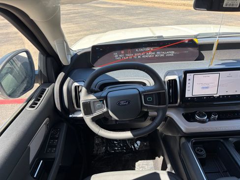 New 2026 Ford Expedition Active RWD image 5