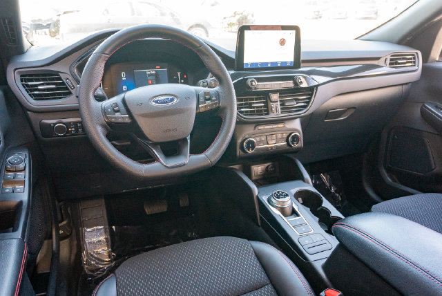Used 2025 Ford Escape ST-Line AWD/4WD image 7