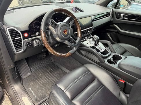 Used 2019 Porsche Cayenne AWD/4WD image 4