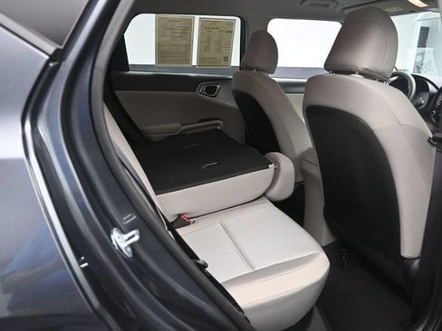 Used 2025 Kia Soul LX FWD image 24