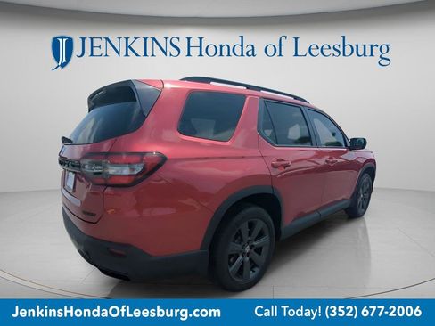 New 2026 Honda Pilot Sport image 3