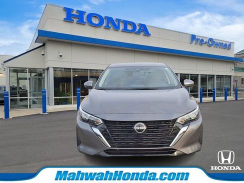 Used 2025 Nissan Sentra S image 2