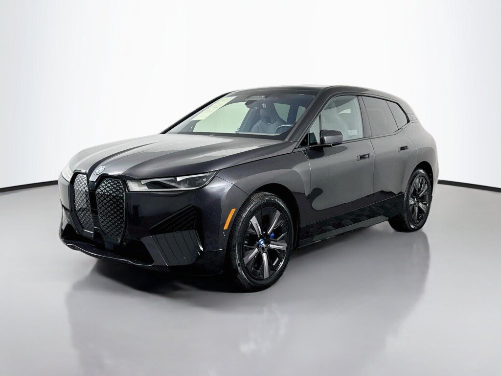Used 2024 BMW iX xDrive50 w/ Sport Package AWD/4WD image 1