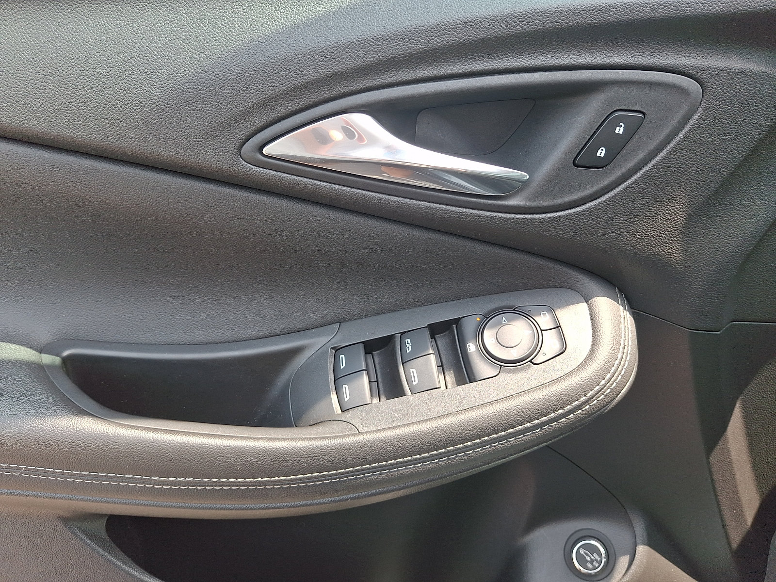 Used 2021 Buick Encore GX Select w/ Experience Buick Package FWD image 13