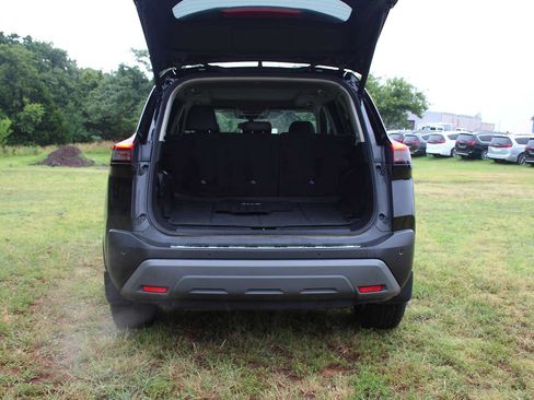 Used 2023 Nissan Rogue SV w/ SV Premium B Package FWD image 9