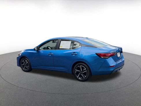 Used 2025 Nissan Sentra SV FWD image 10