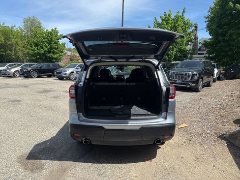 Used 2022 Subaru Ascent Limited w/ Technology Package AWD/4WD image 5