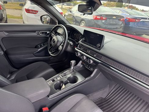 Used 2025 Honda Civic Sport image 13