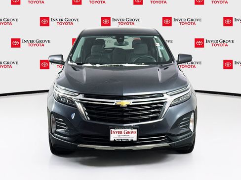Used 2023 Chevrolet Equinox LT image 2