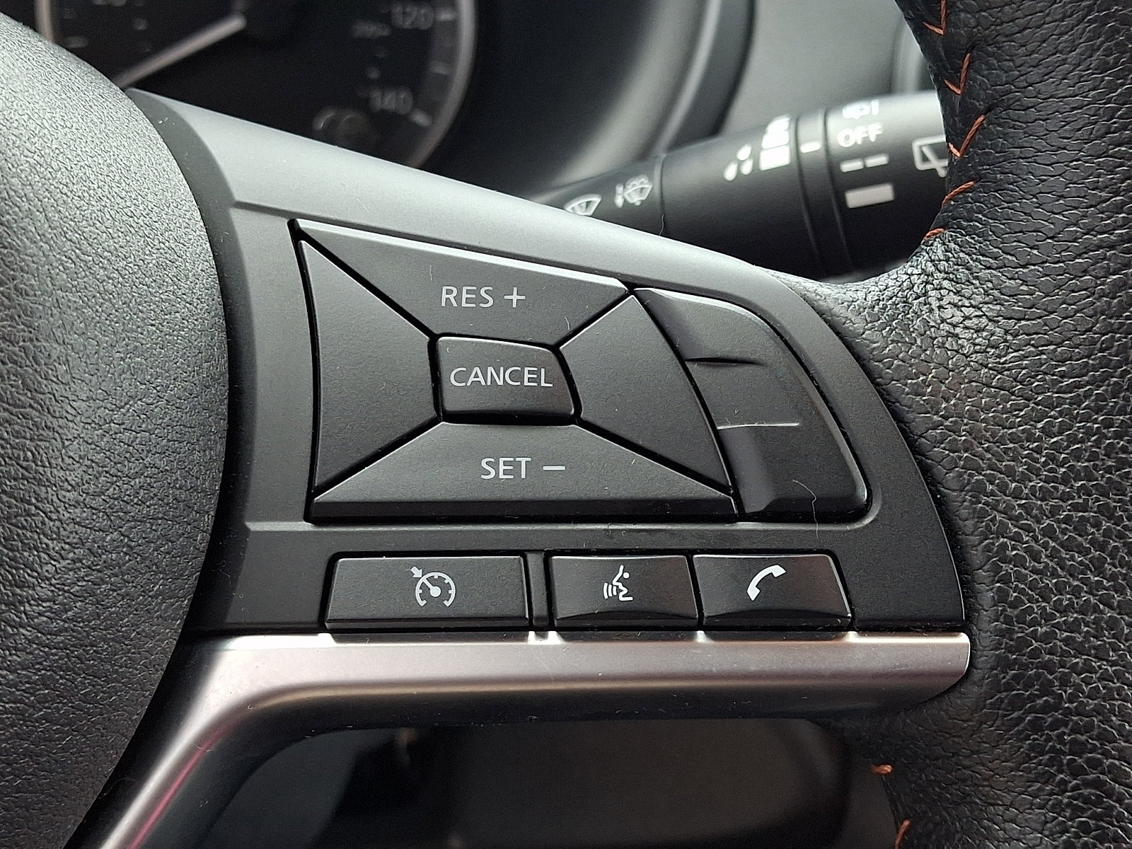 Used 2019 Nissan Kicks SR w/ SR Premium Package FWD image 23