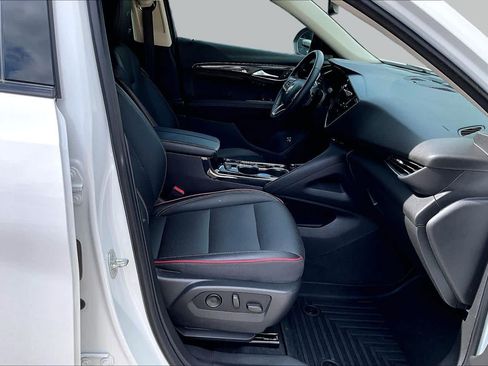 Used 2022 Buick Envision Essence w/ Sport Touring Package FWD image 11