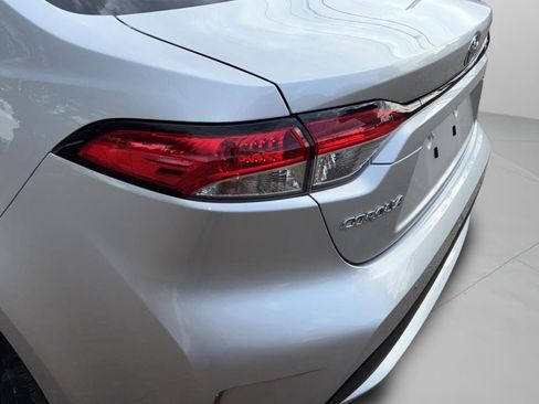 Used 2021 Toyota Corolla LE FWD image 39