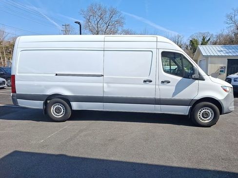Used 2020 Mercedes-Benz Sprinter 2500 image 11
