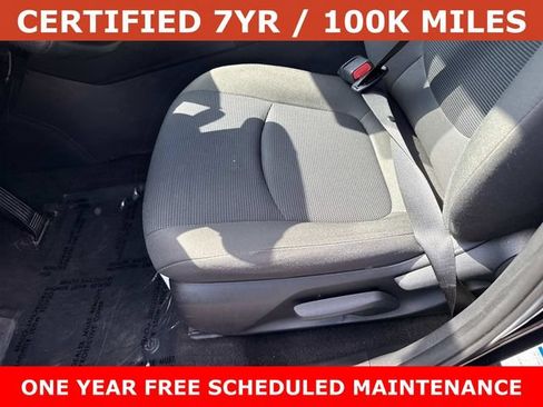 Used 2021 Toyota RAV4 LE AWD/4WD image 15