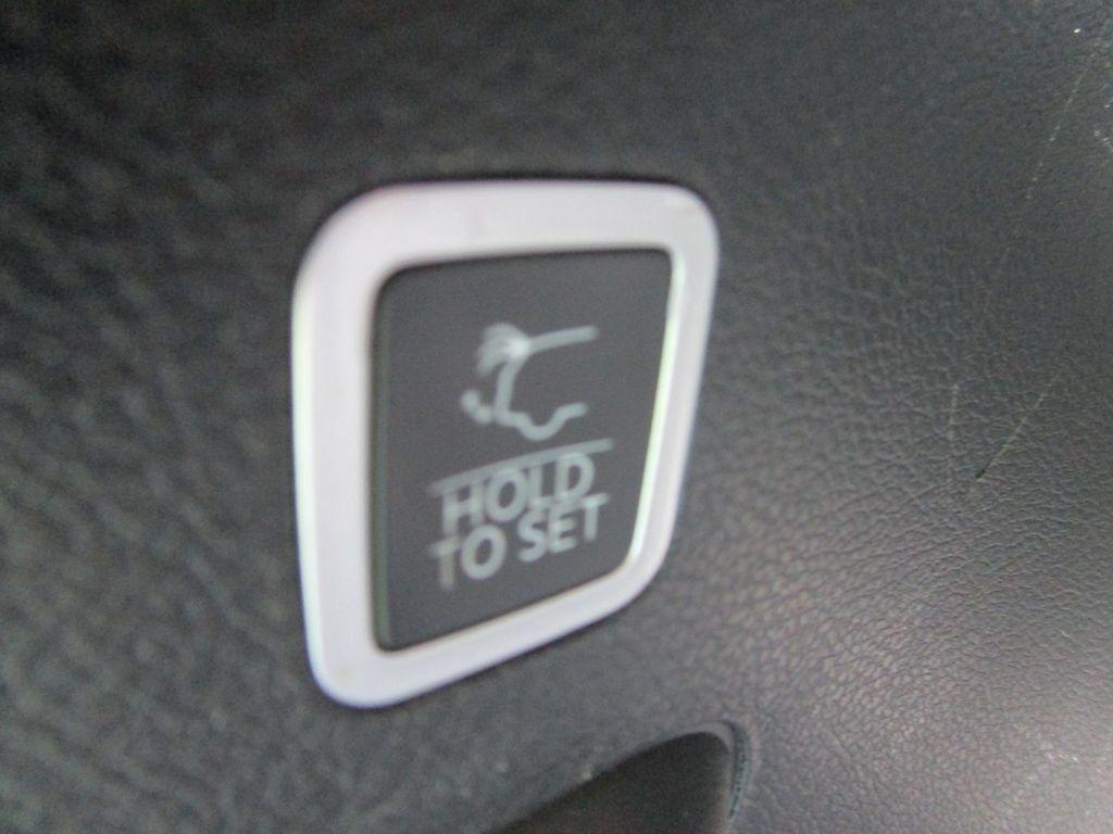 Used 2022 Jeep Wagoneer Series III AWD/4WD image 15