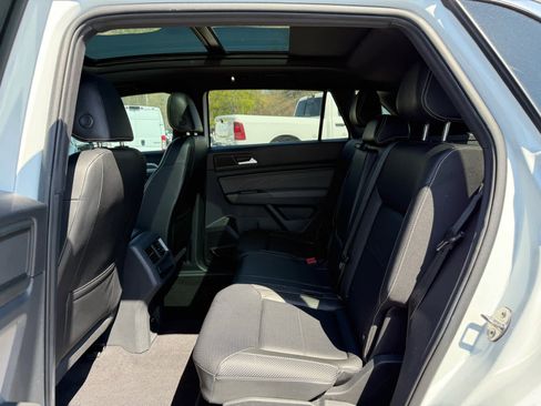 Used 2022 Volkswagen Atlas Cross Sport SEL R-Line image 23