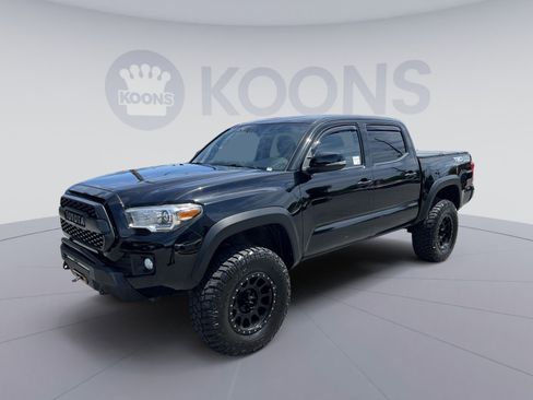 Used 2016 Toyota Tacoma TRD Off-Road AWD/4WD image 1