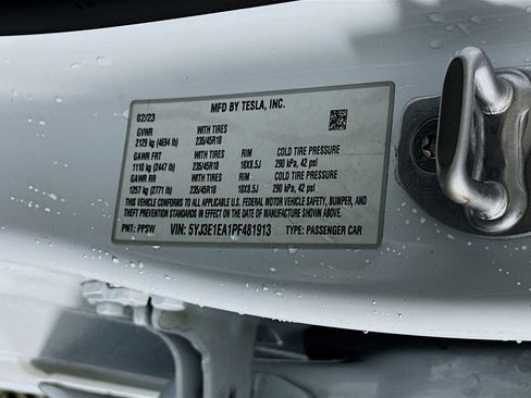 Used 2023 Tesla Model 3 Standard Range image 12