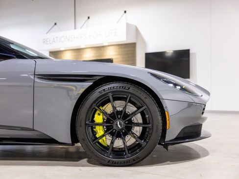 Used 2019 Aston Martin DB11 AMR image 23