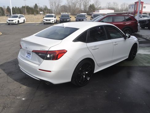 Used 2023 Honda Civic Sport image 7